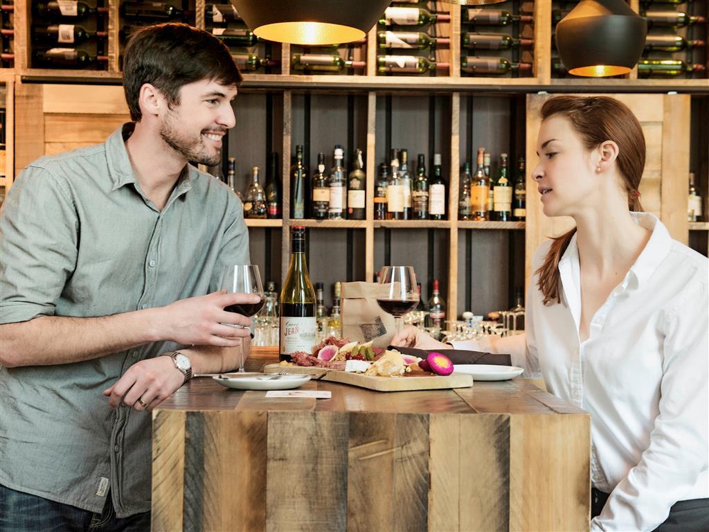 Doubletree By Hilton Ottawa Downtown Hotel Ngoại thất bức ảnh