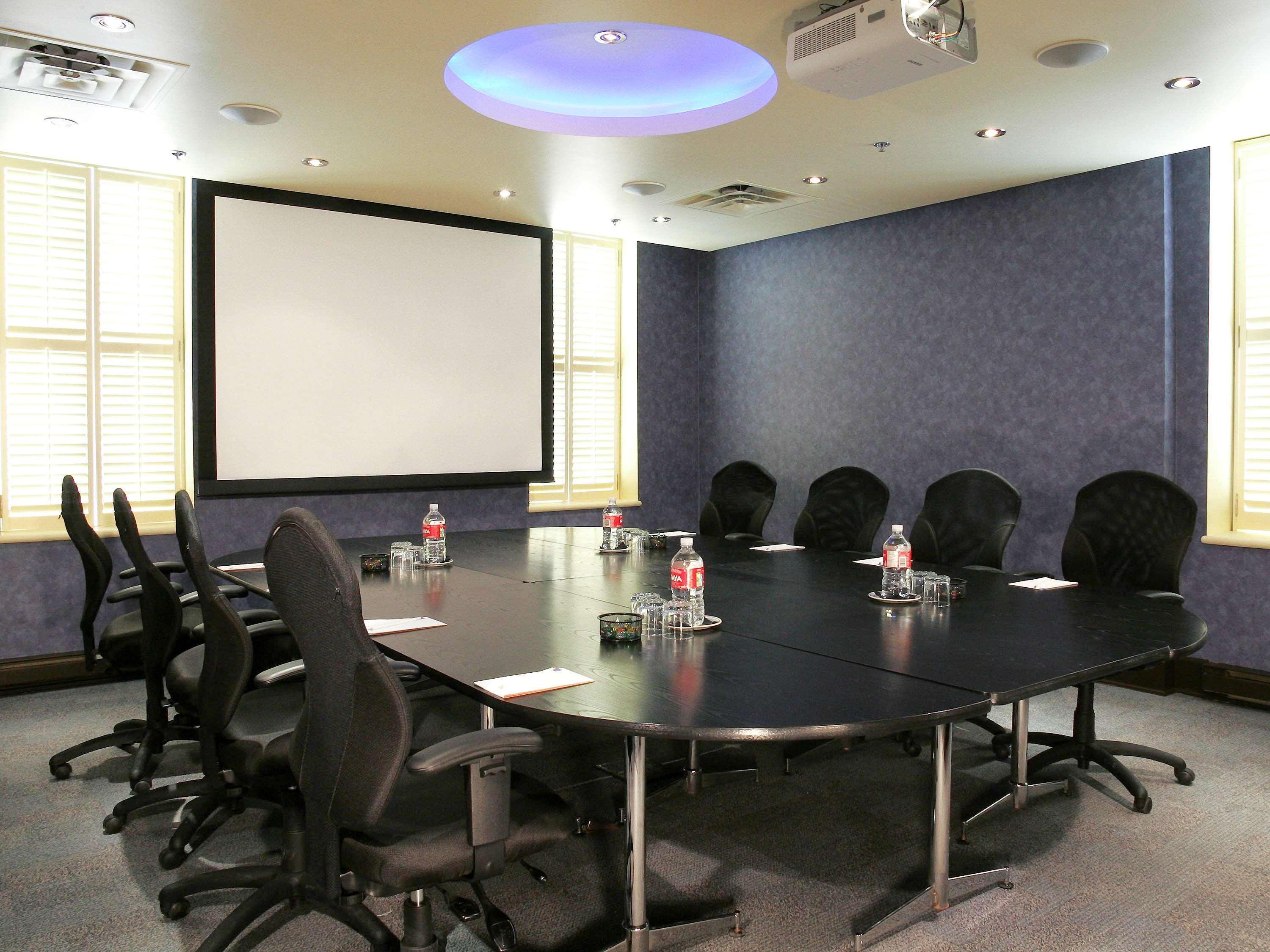Doubletree By Hilton Ottawa Downtown Hotel Ngoại thất bức ảnh