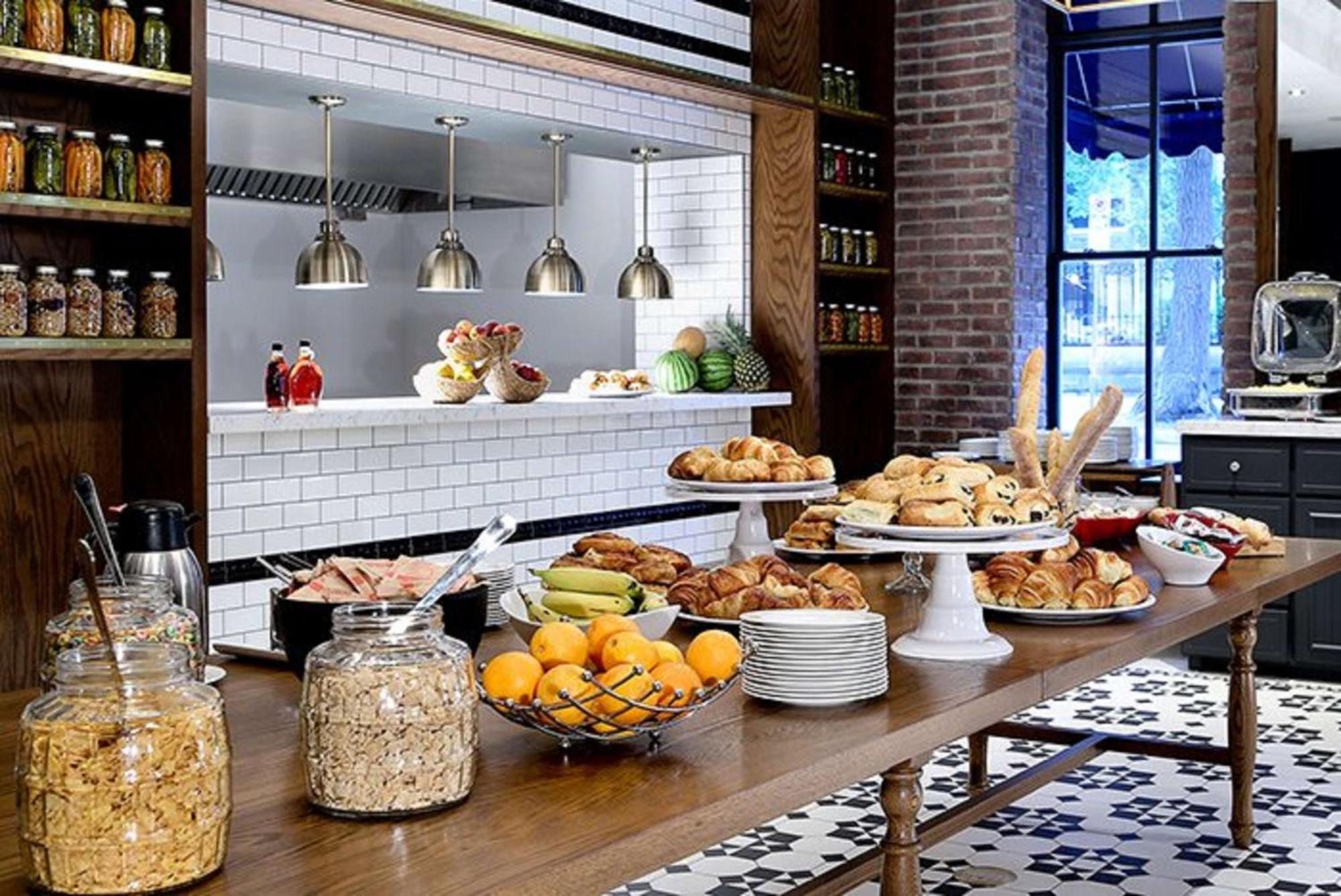 Doubletree By Hilton Ottawa Downtown Hotel Ngoại thất bức ảnh