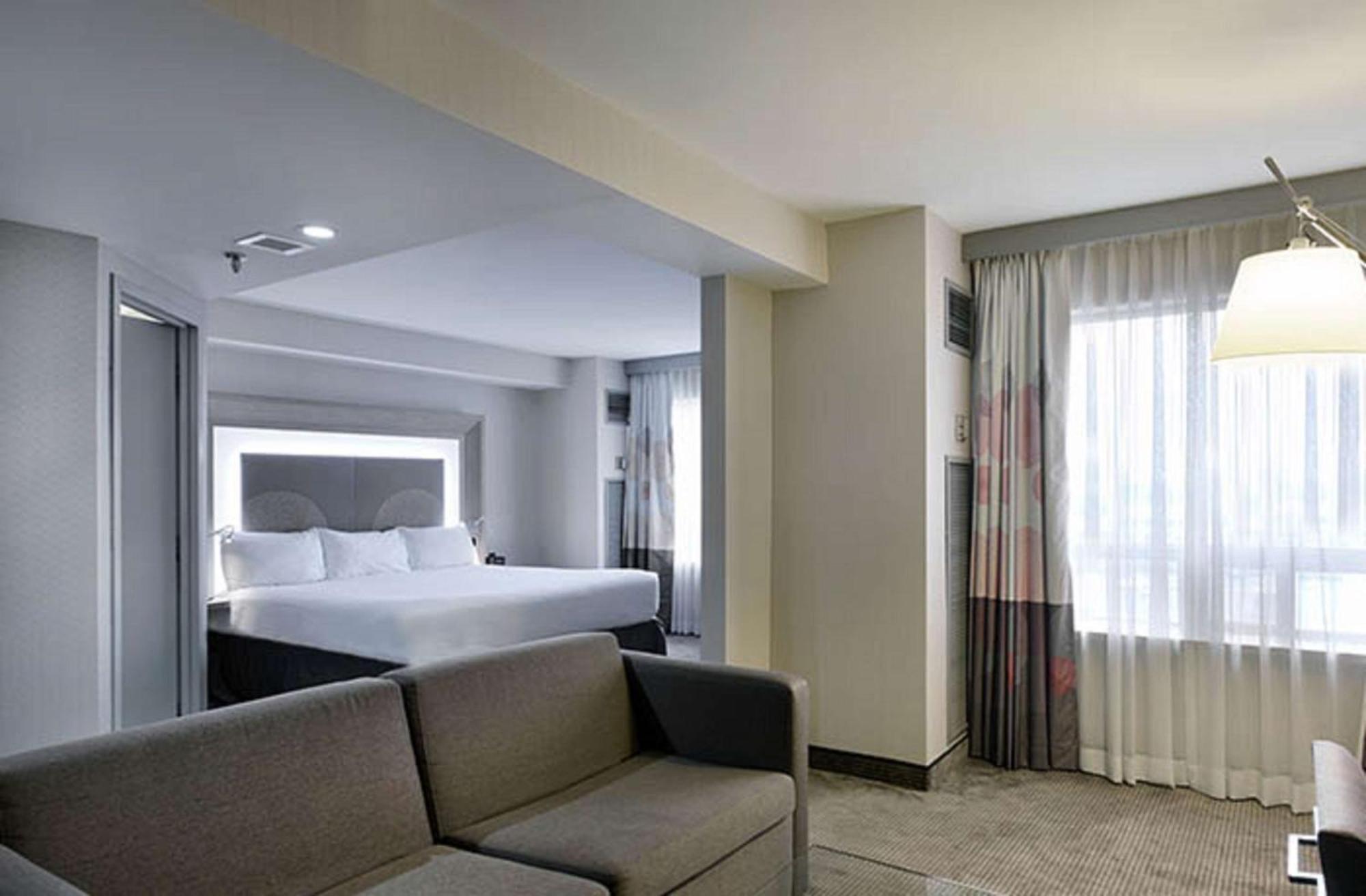 Doubletree By Hilton Ottawa Downtown Hotel Ngoại thất bức ảnh