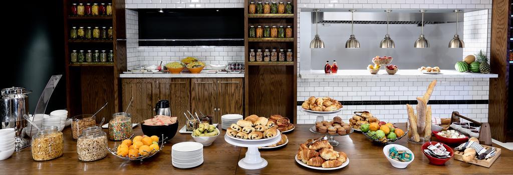 Doubletree By Hilton Ottawa Downtown Hotel Ngoại thất bức ảnh