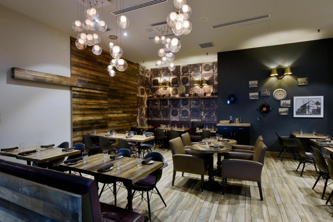 Doubletree By Hilton Ottawa Downtown Hotel Ngoại thất bức ảnh