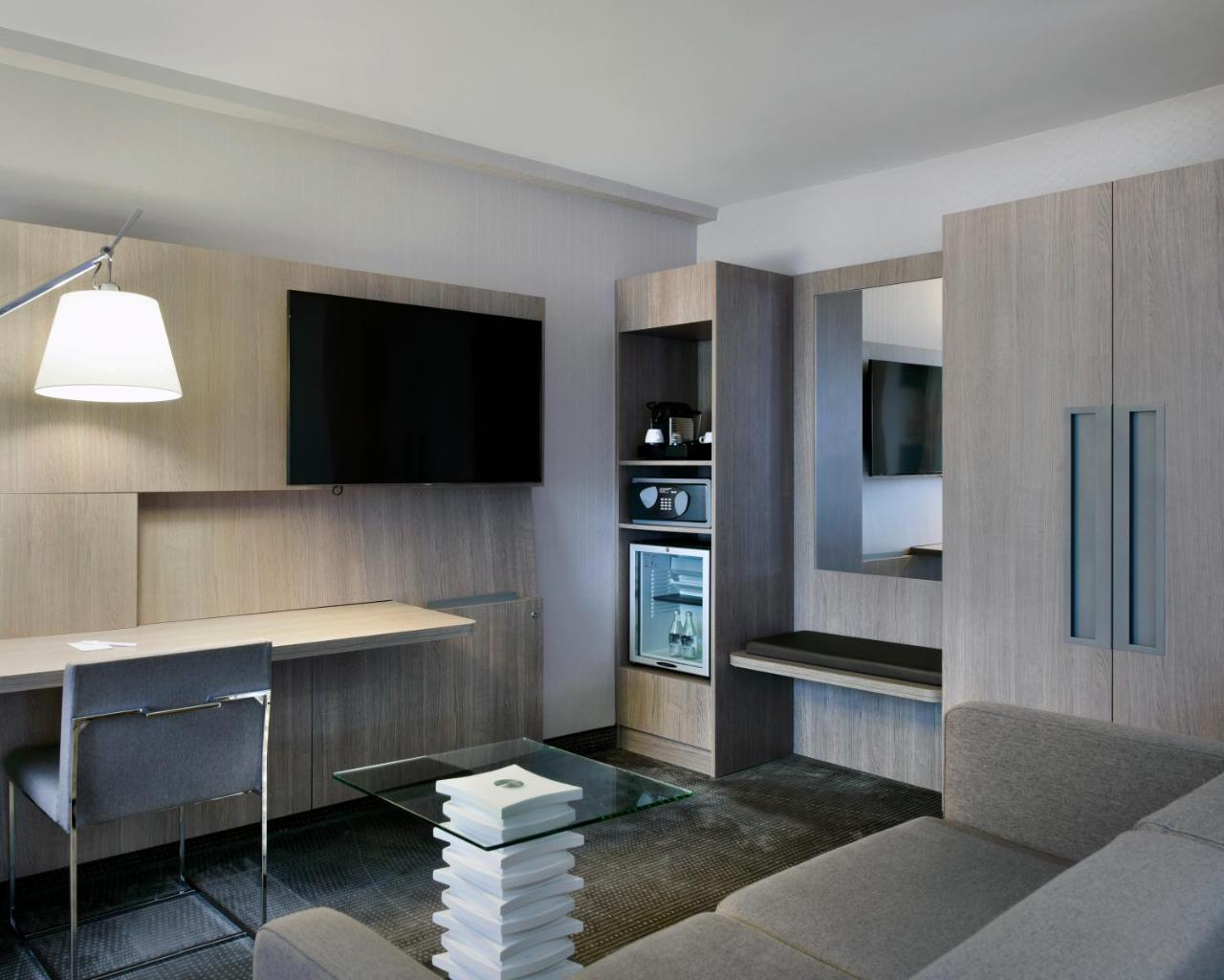 Doubletree By Hilton Ottawa Downtown Hotel Ngoại thất bức ảnh