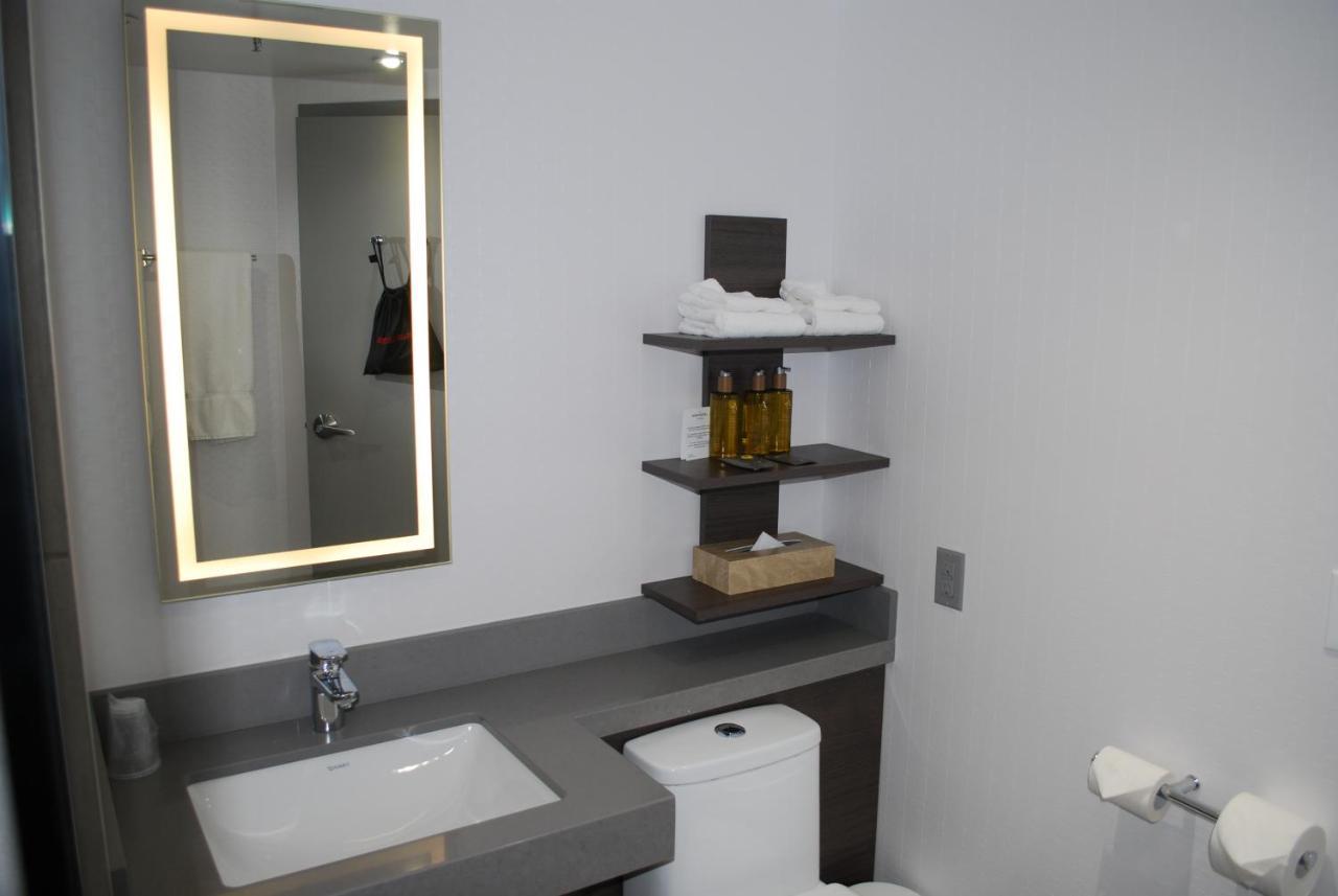 Doubletree By Hilton Ottawa Downtown Hotel Ngoại thất bức ảnh